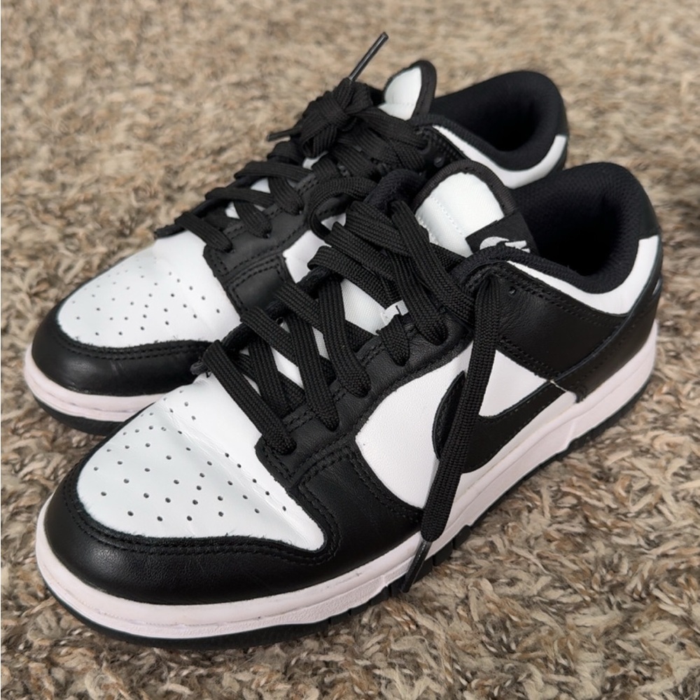 Nike Black and White Women's Sneakers